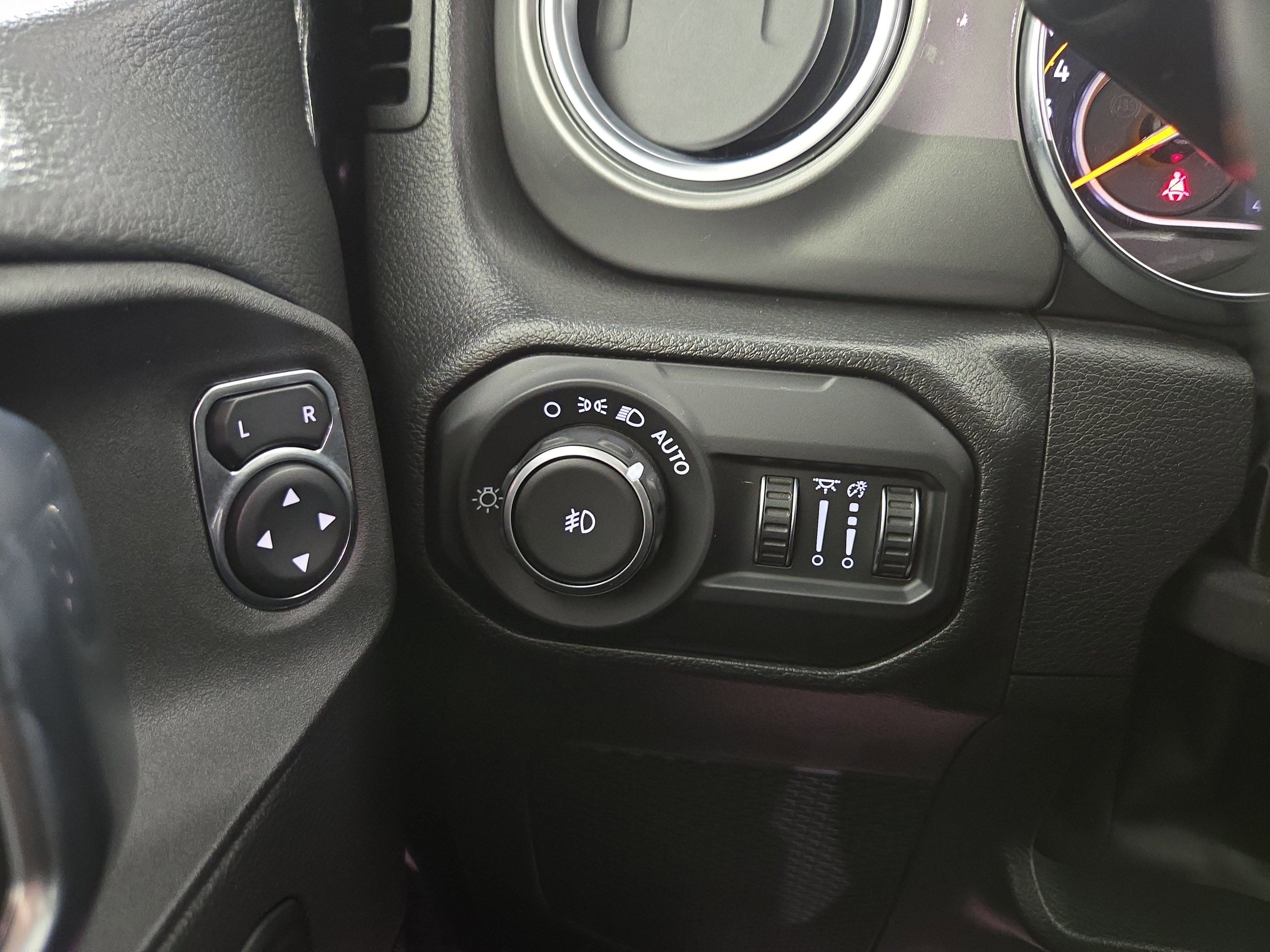 Used 2022 Jeep Wrangler Unlimited Sahara w/ LED Lighting Group image 30