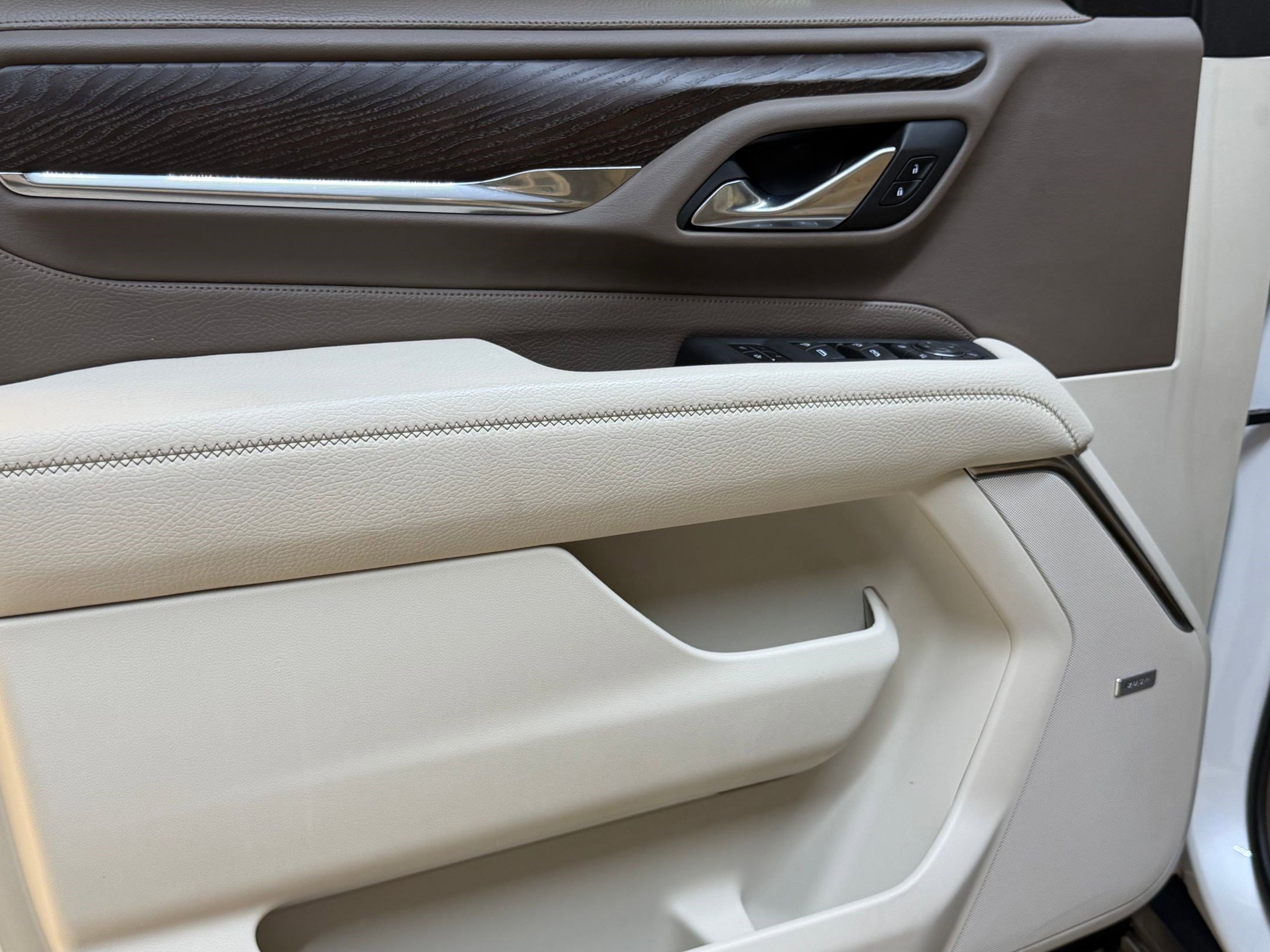 Used 2023 GMC Yukon XL Denali image 13