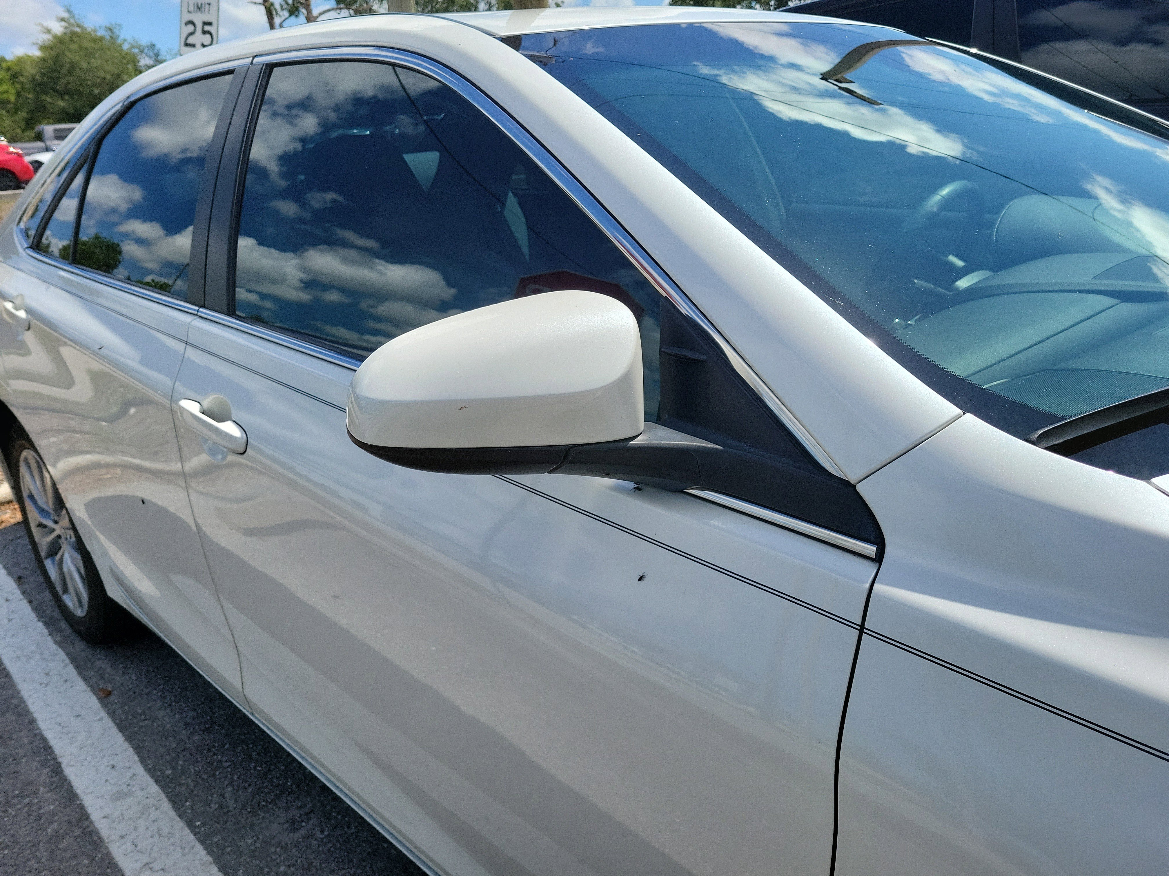 Used 2017 Toyota Camry XLE w/ Moonroof Package FWD image 9