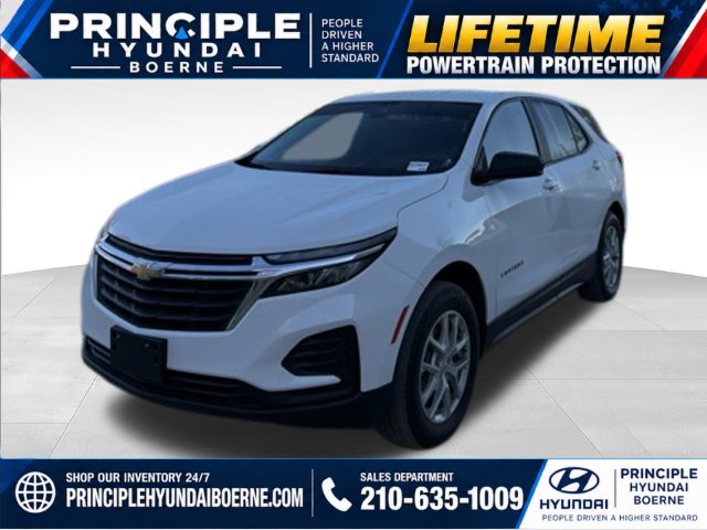 Used 2022 Chevrolet Equinox LS AWD/4WD image 2