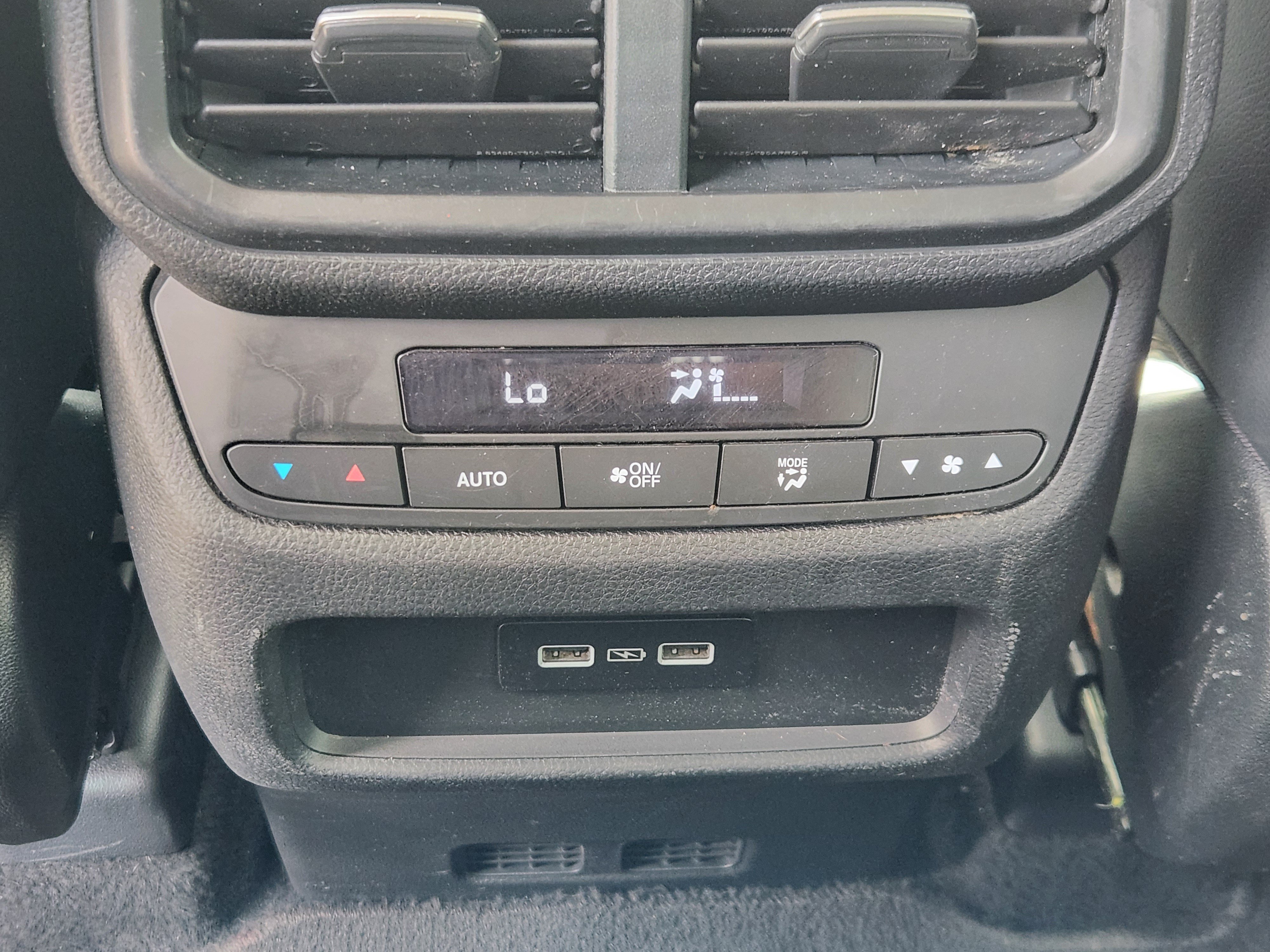 Certified 2023 Honda Pilot Touring image 24