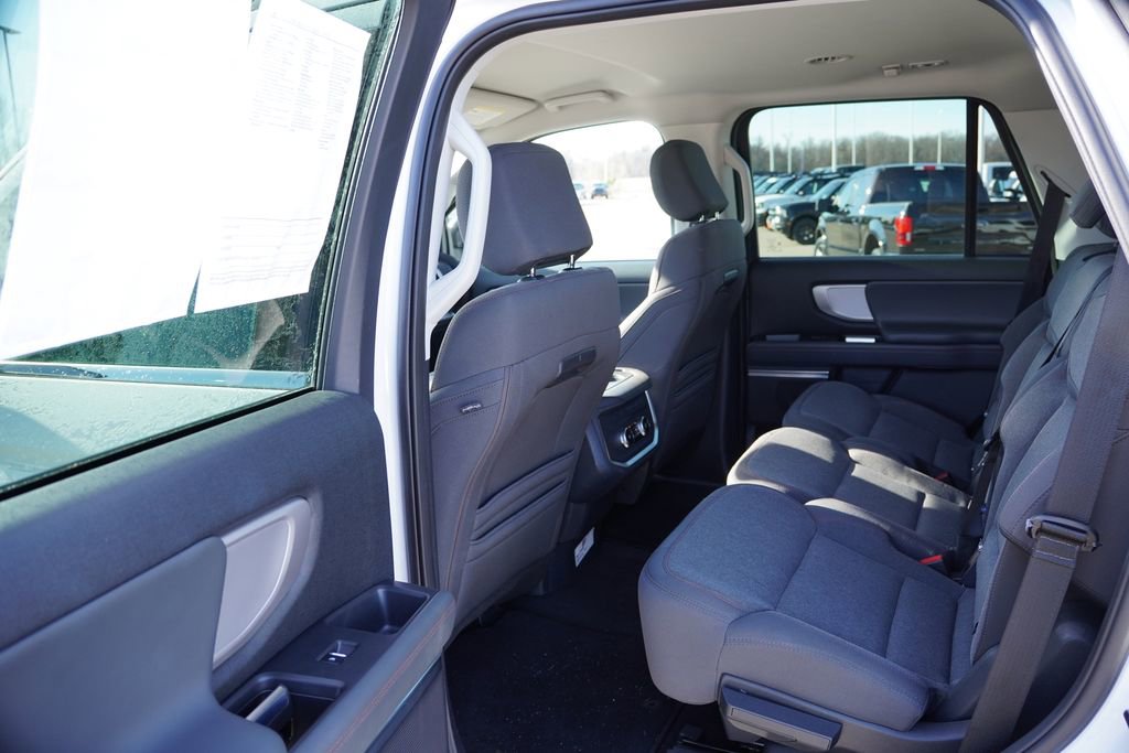 Certified 2025 Ford Expedition Active image 19