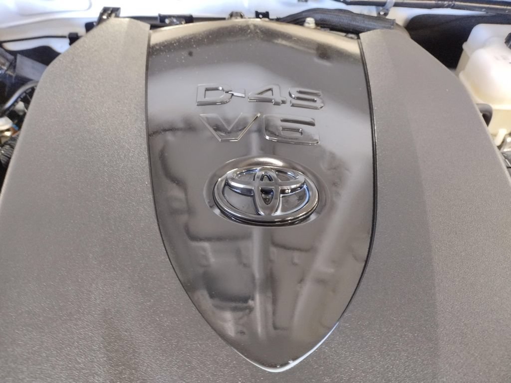 Used 2023 Toyota Tacoma TRD Off-Road AWD/4WD image 8