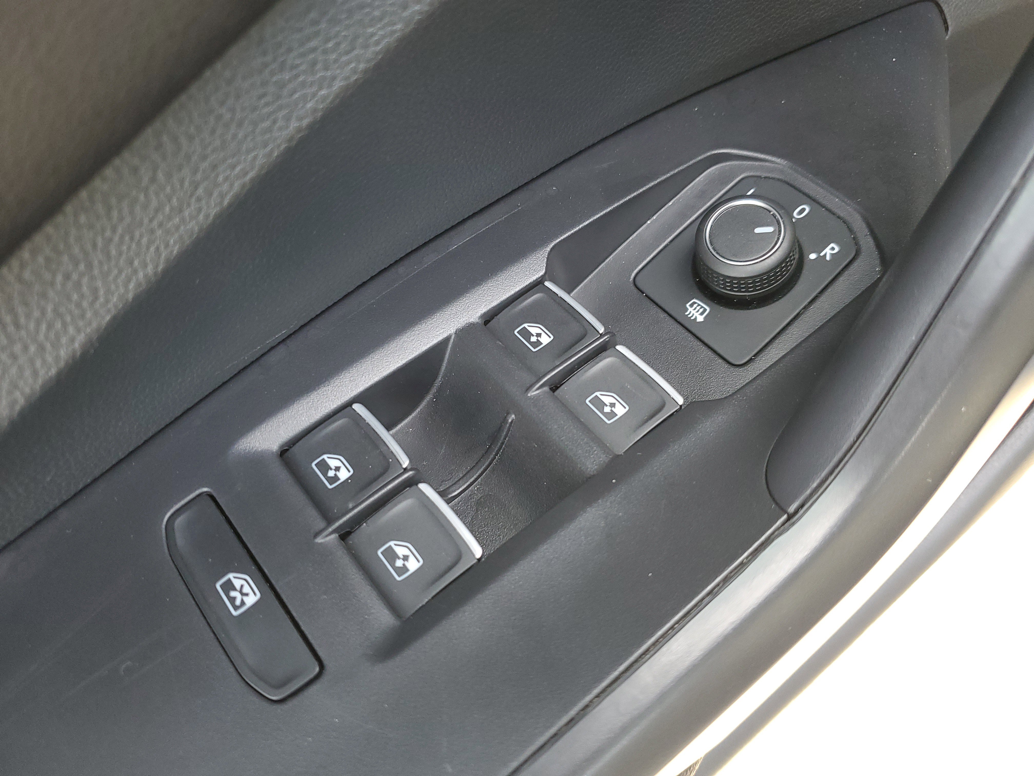 Used 2025 Volkswagen Jetta S image 27