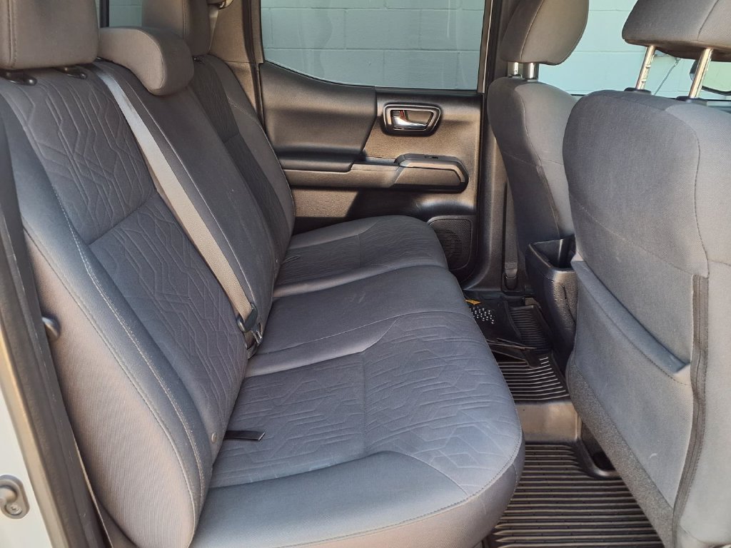 Used 2019 Toyota Tacoma TRD Off-Road w/ Exterior Package AWD/4WD image 32