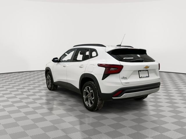 Used 2025 Chevrolet Trax LT w/ LT Convenience Package image 7