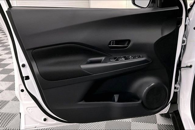 New 2025 Nissan Kicks Play S image 29