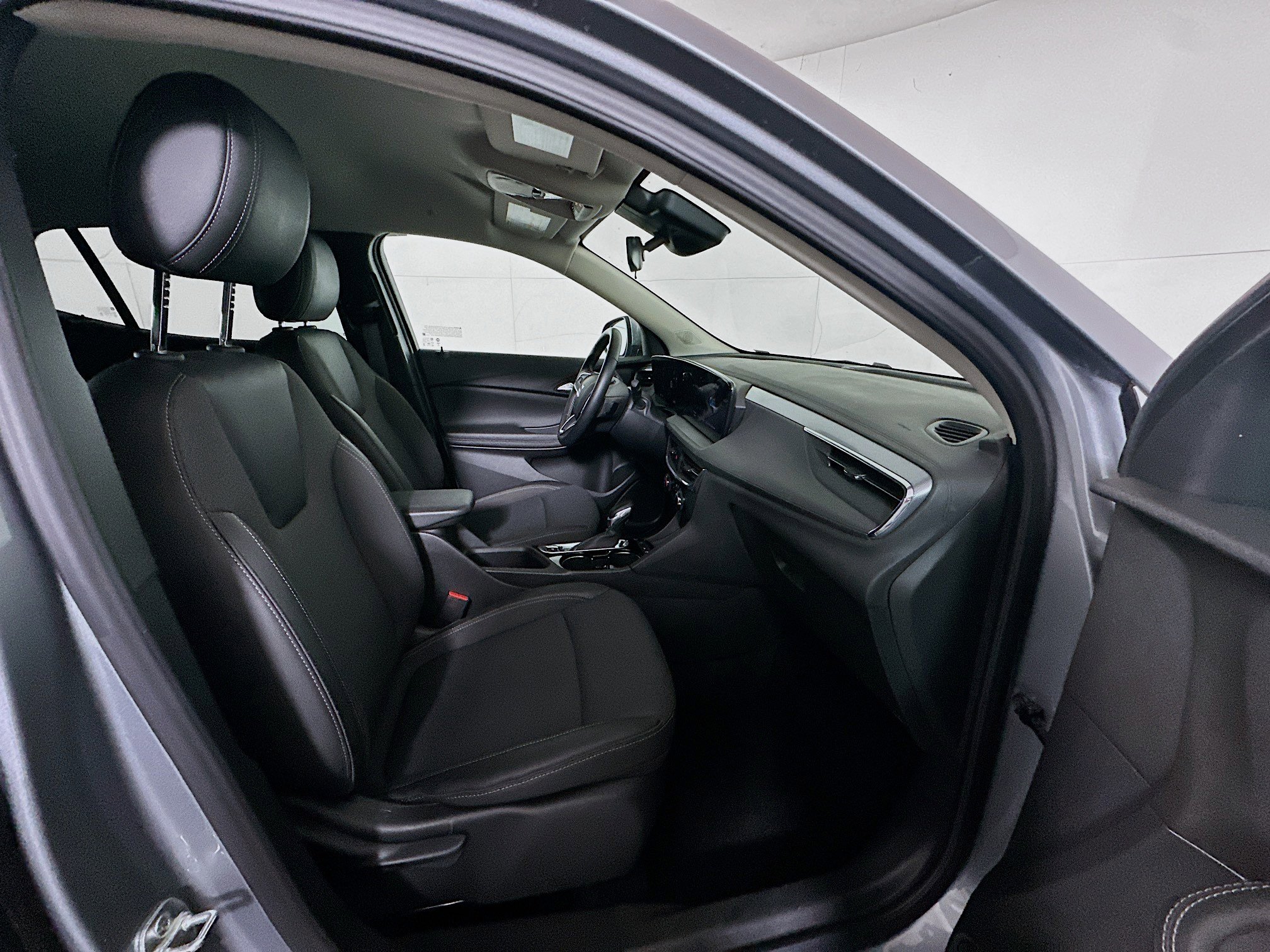 Used 2025 Buick Encore GX Preferred image 29