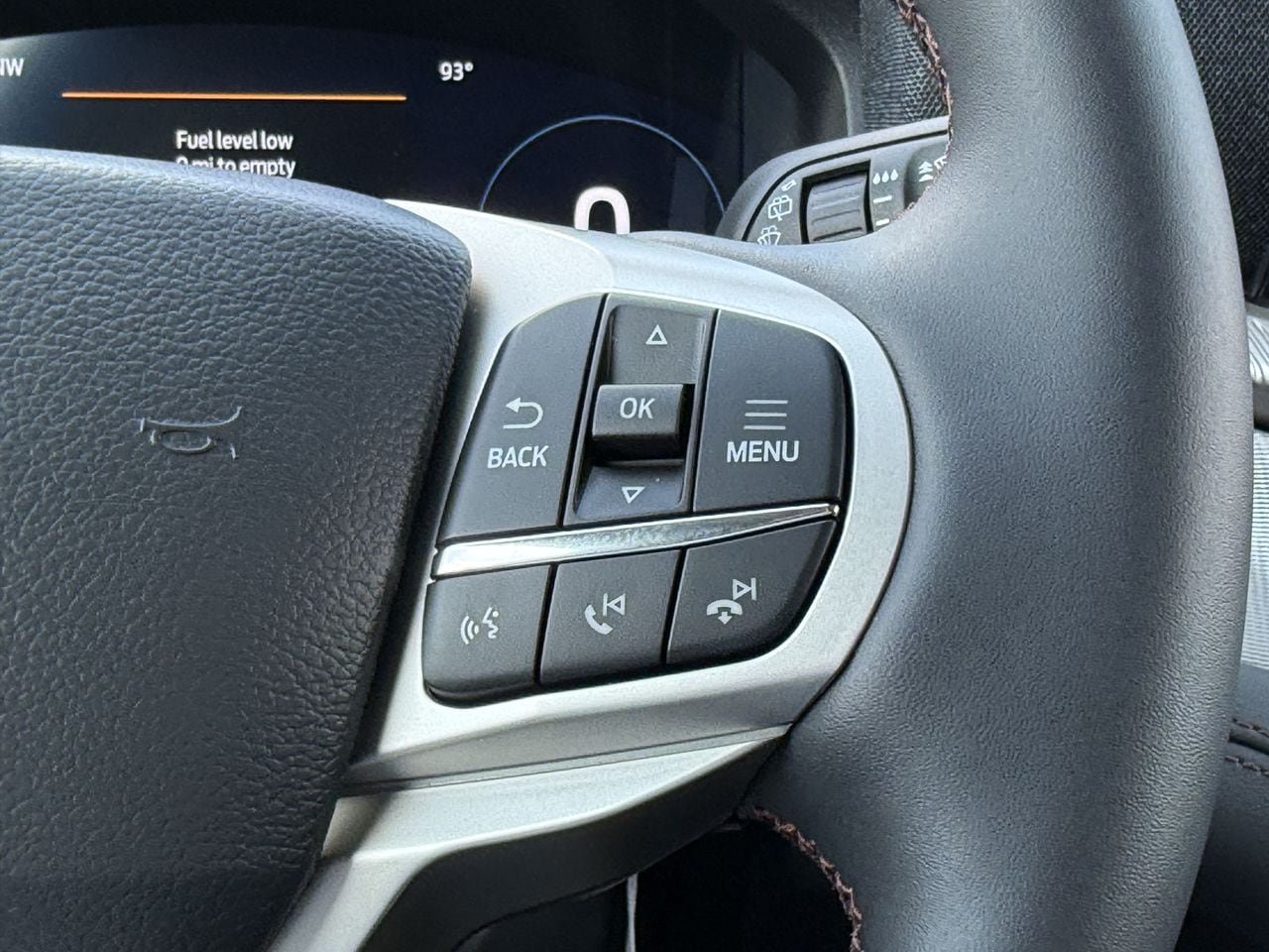 New 2026 Ford Explorer Active RWD image 13