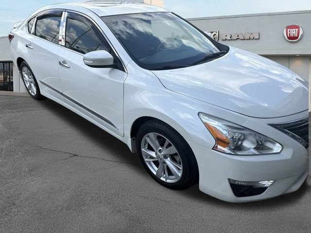 Used 2015 Nissan Altima 2.5 SL w/ Technology Package FWD image 2