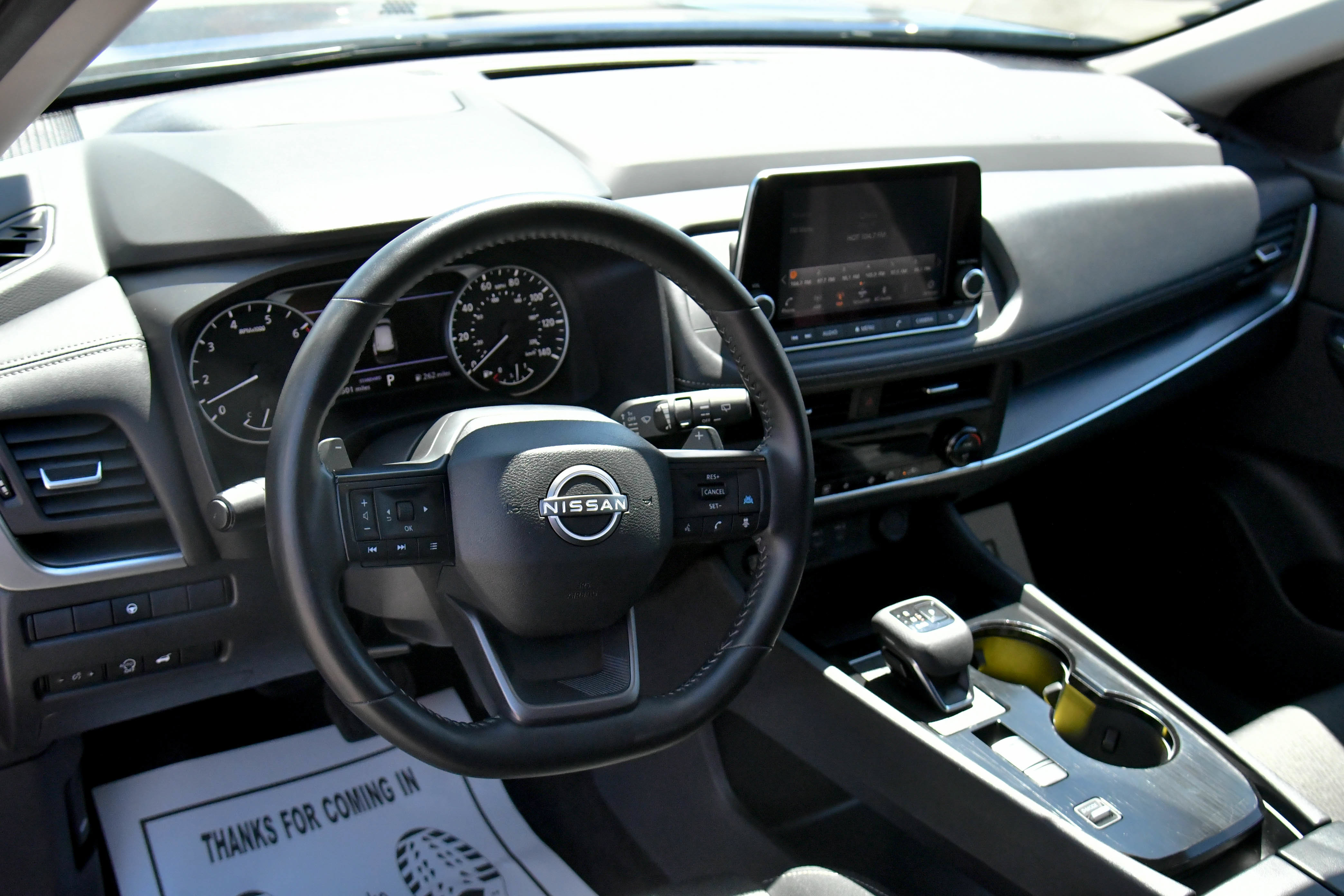 Used 2025 Nissan Rogue SV FWD image 14