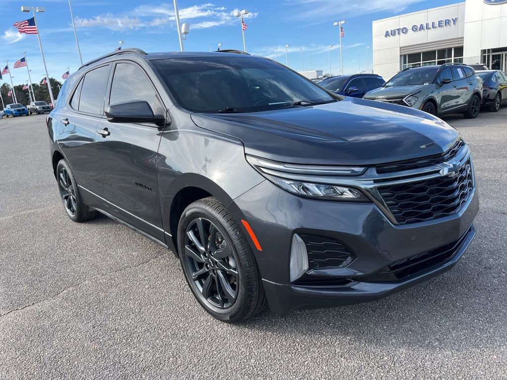 Used 2023 Chevrolet Equinox RS image 3