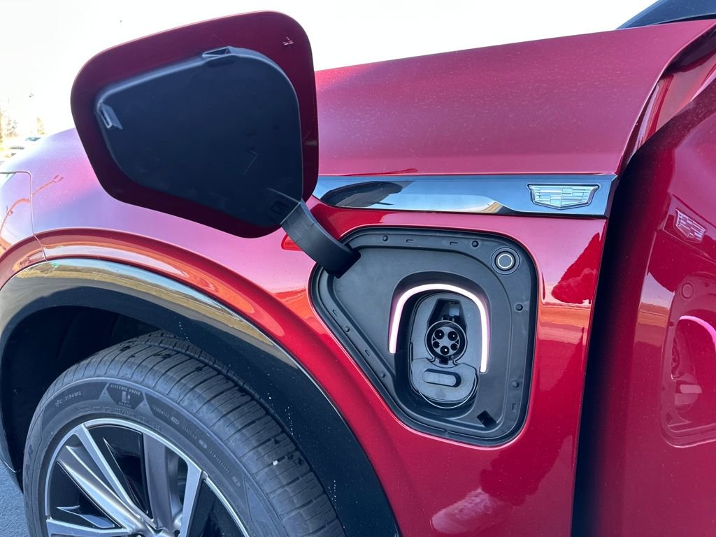 New 2026 Cadillac Vistiq Sport w/ LPO, Floor Liner Package image 16