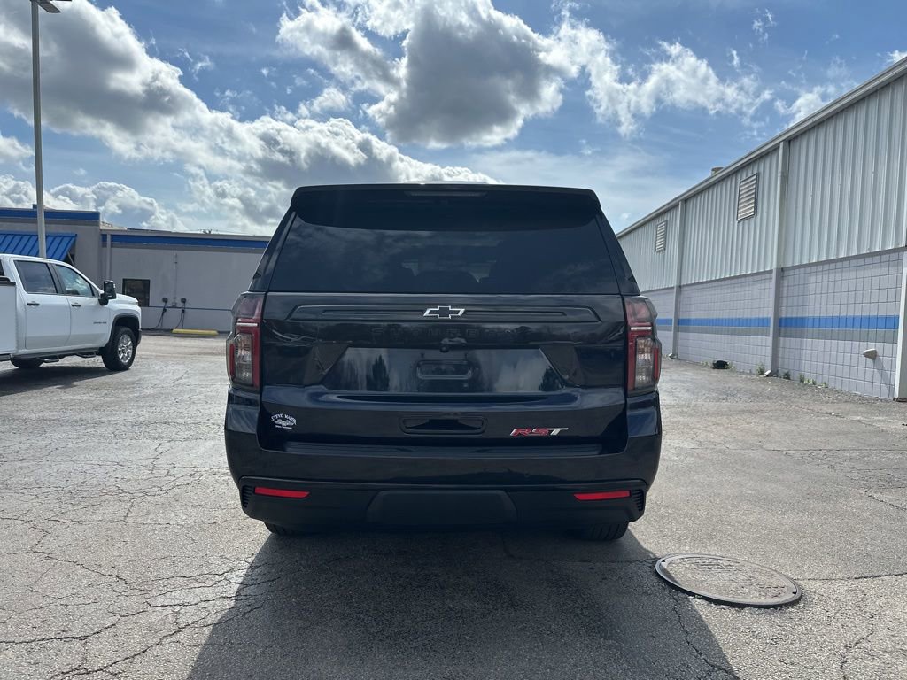 Used 2024 Chevrolet Suburban RST w/ Luxury Package AWD/4WD image 4