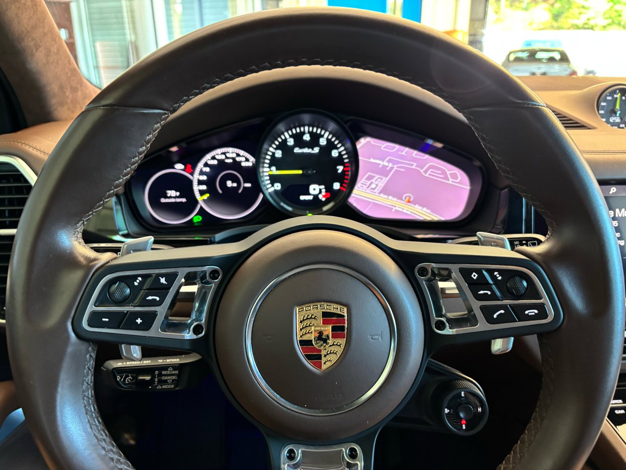 Used 2021 Porsche Cayenne Turbo S image 22