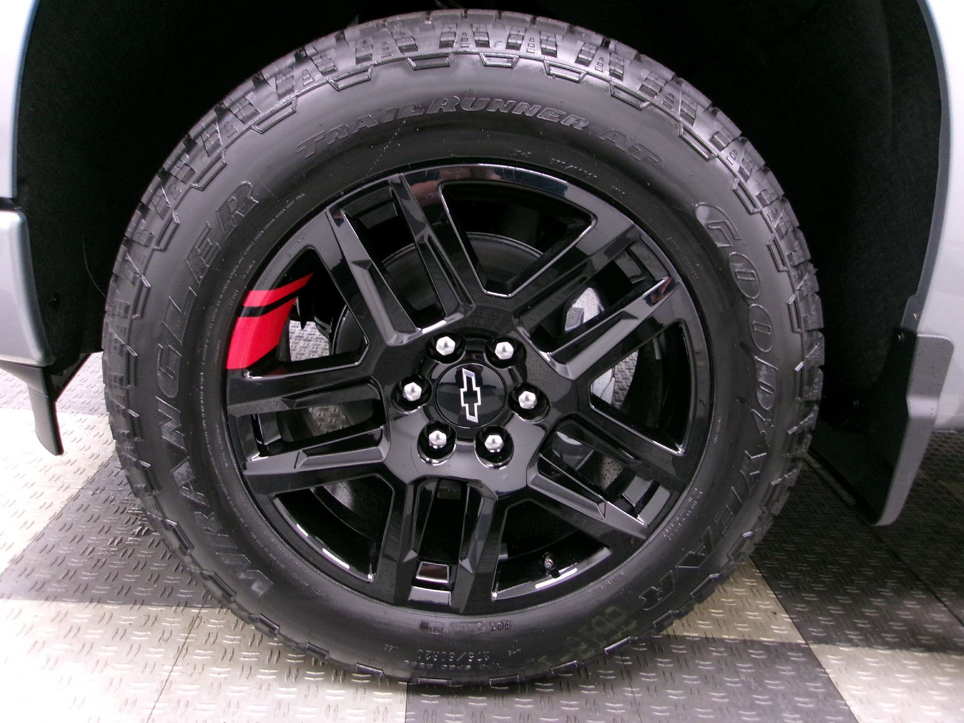 New 2026 Chevrolet Silverado 1500 RST w/ Redline Edition AWD/4WD image 17