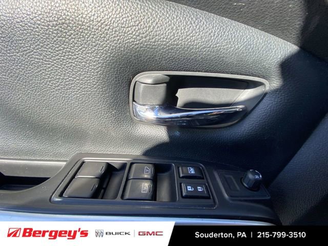 Used 2021 Nissan Titan SV w/ SV Convenience Package image 26