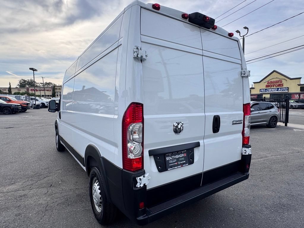 Used 2026 RAM ProMaster 2500 w/ Convenience Group FWD image 5