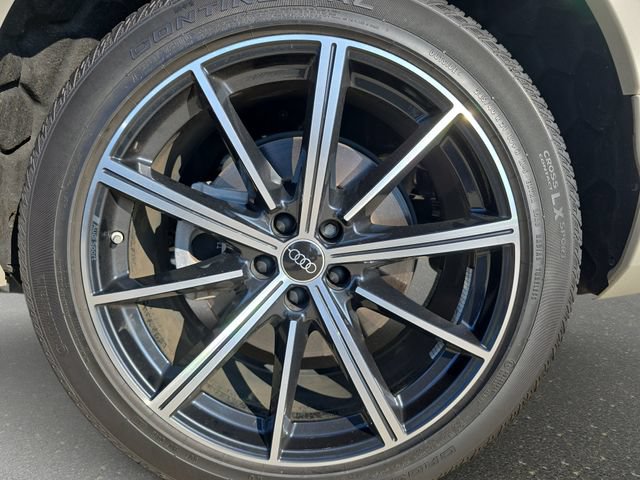 Used 2024 Audi Q7 3.0T Premium Plus AWD/4WD image 38