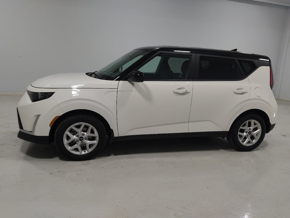 Used 2025 Kia Soul S image 2