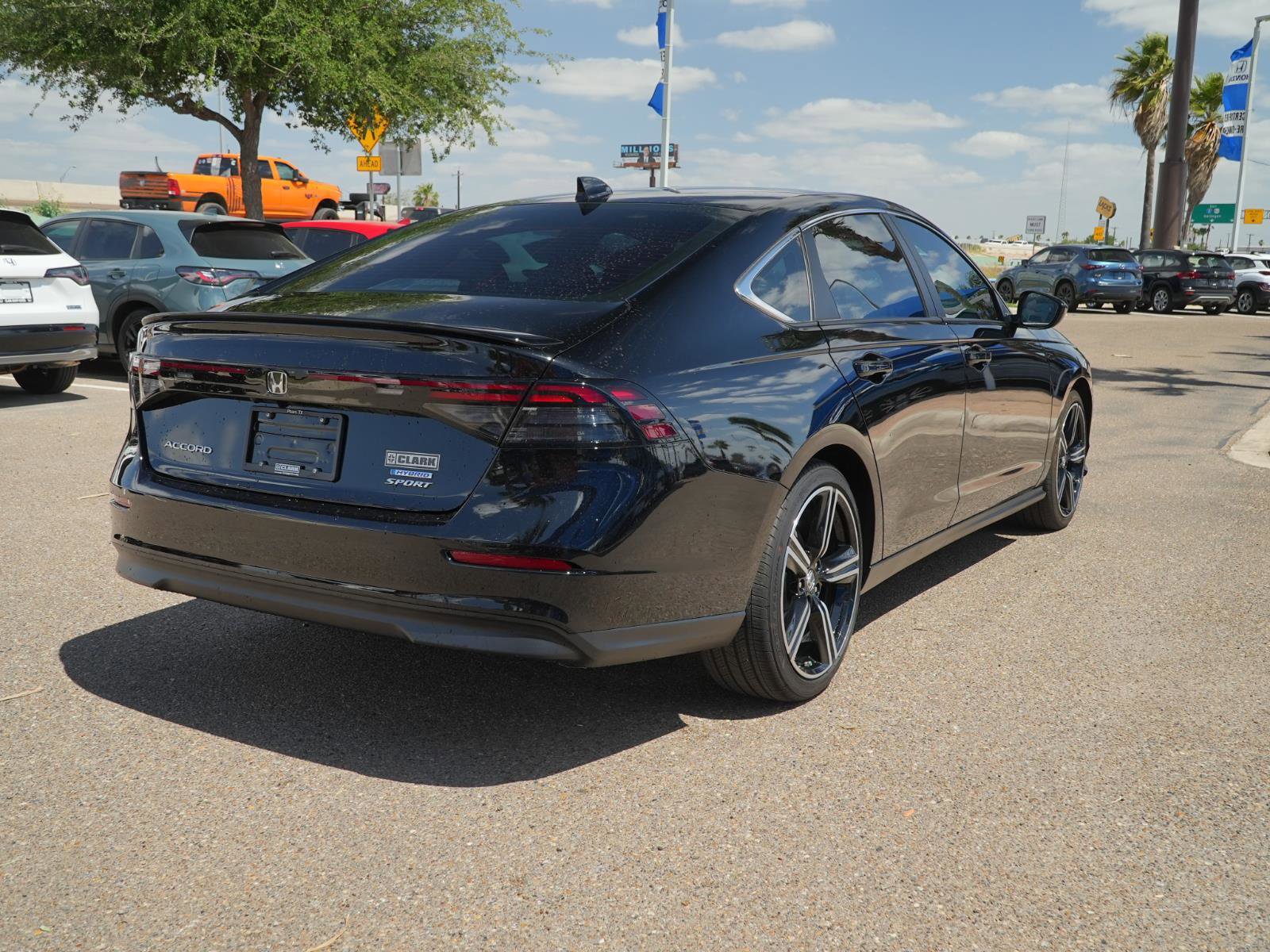 Used 2025 Honda Accord Sport image 5