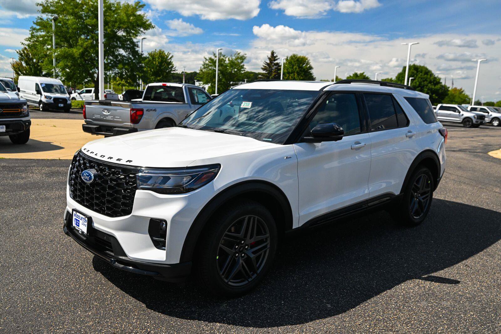 New 2026 Ford Explorer ST-Line w/ ST-Line Street Pack AWD/4WD image 9