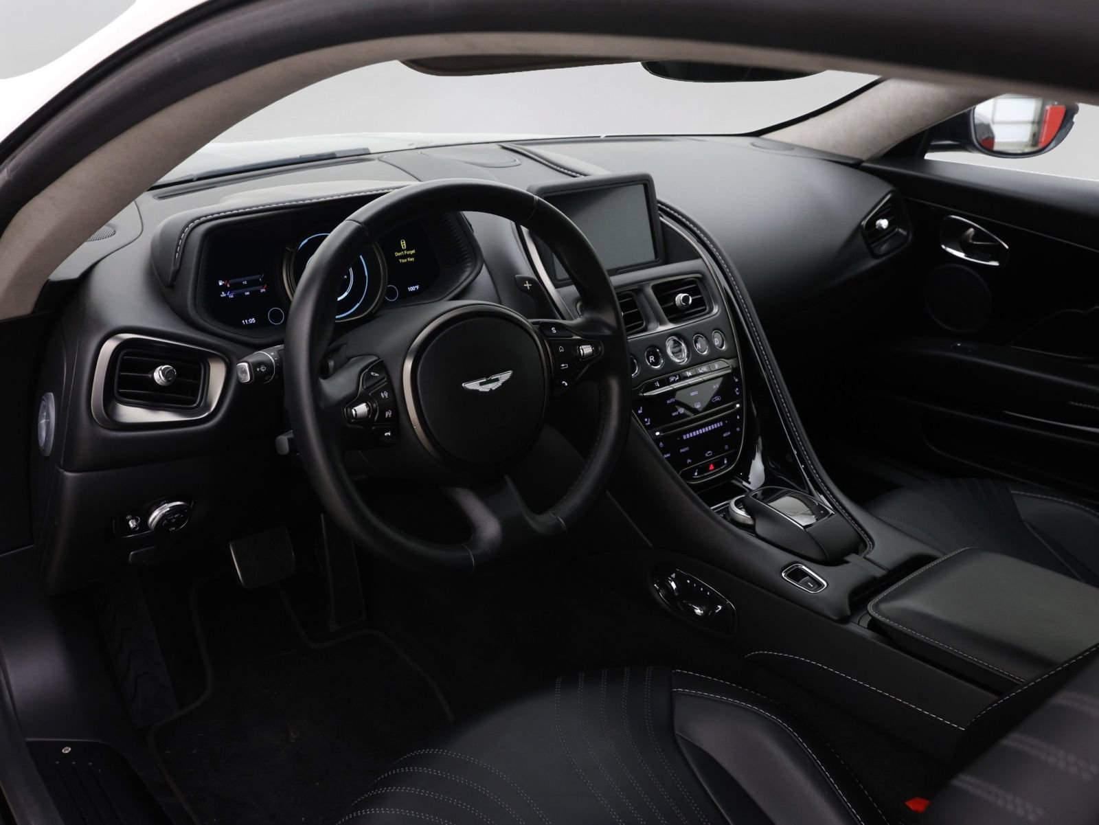 Used 2018 Aston Martin DB11 V12 RWD image 7