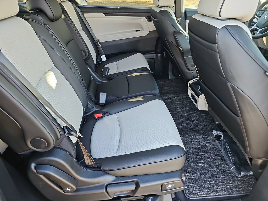 Used 2026 Honda Odyssey Elite image 12