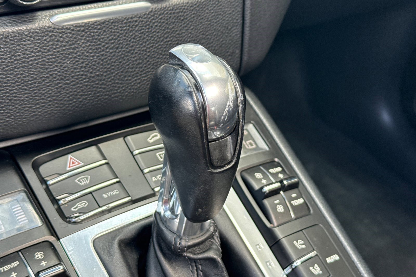 Used 2016 Porsche Macan Turbo image 16