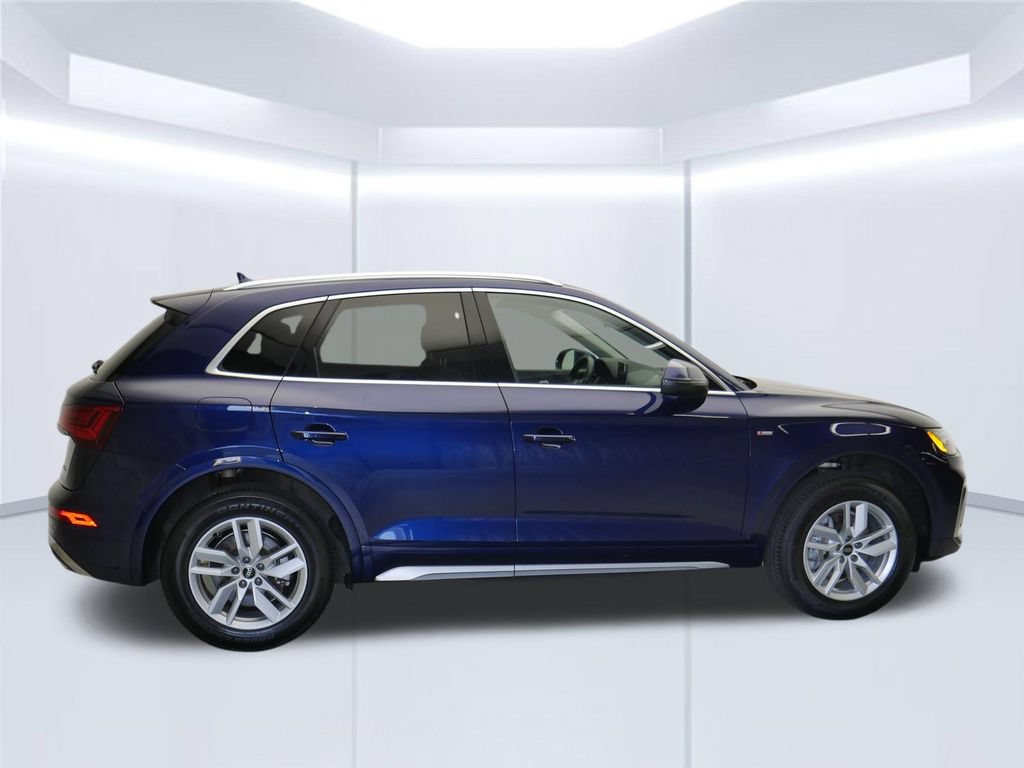 Certified 2023 Audi Q5 2.0T Premium w/ Convenience Package AWD/4WD image 9