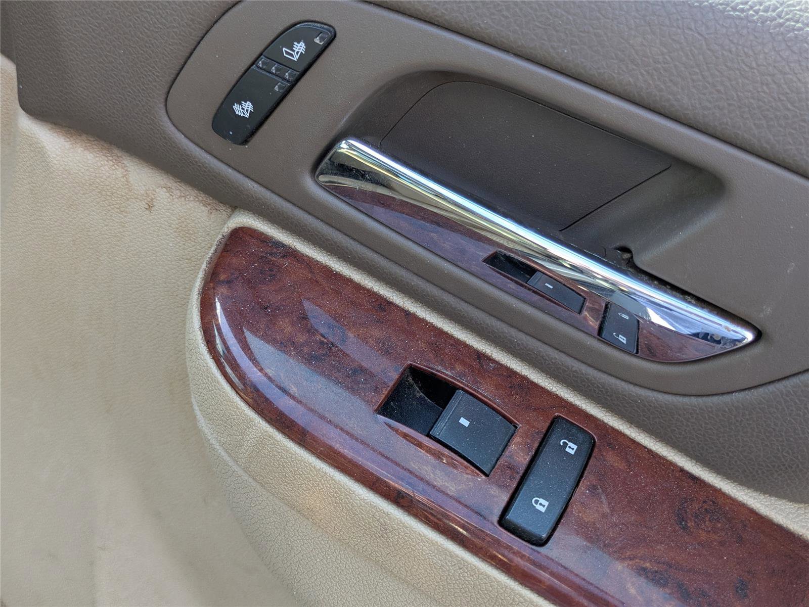 Used 2013 Chevrolet Suburban 2500 LT image 23