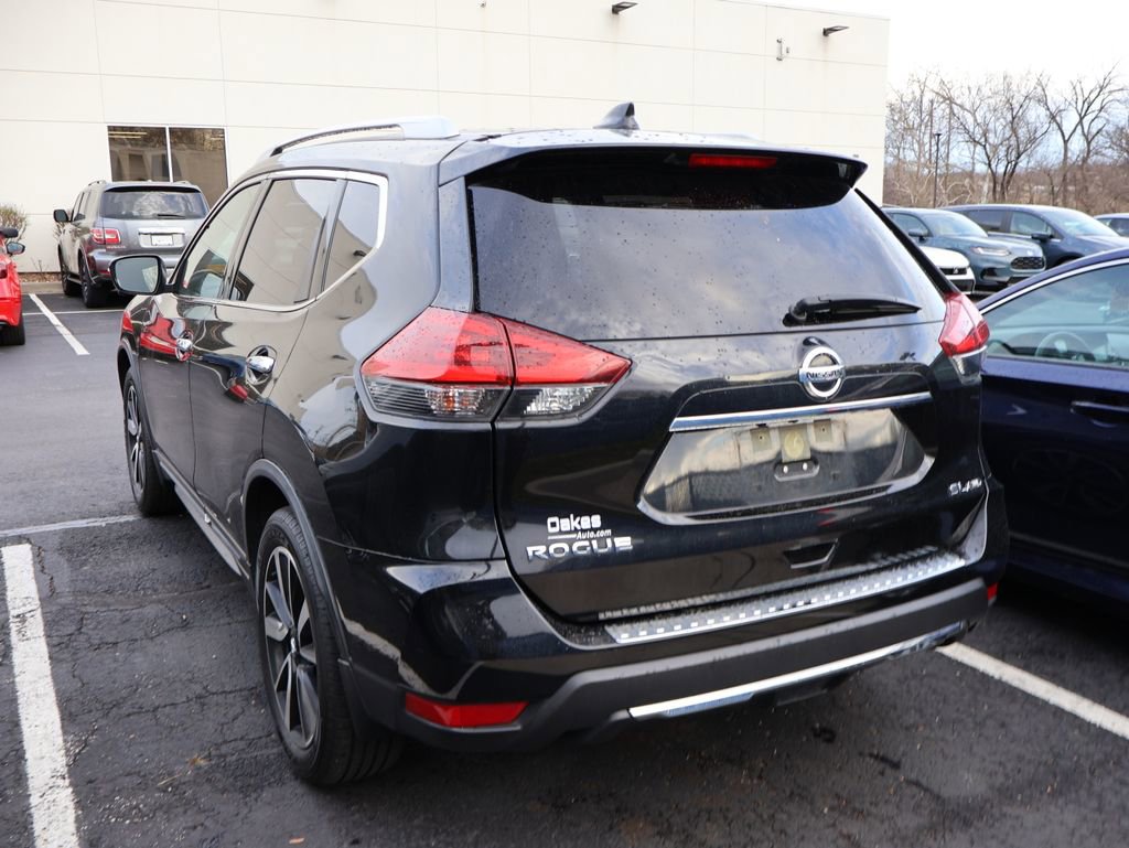 Used 2018 Nissan Rogue SL w/ Premium Package image 5
