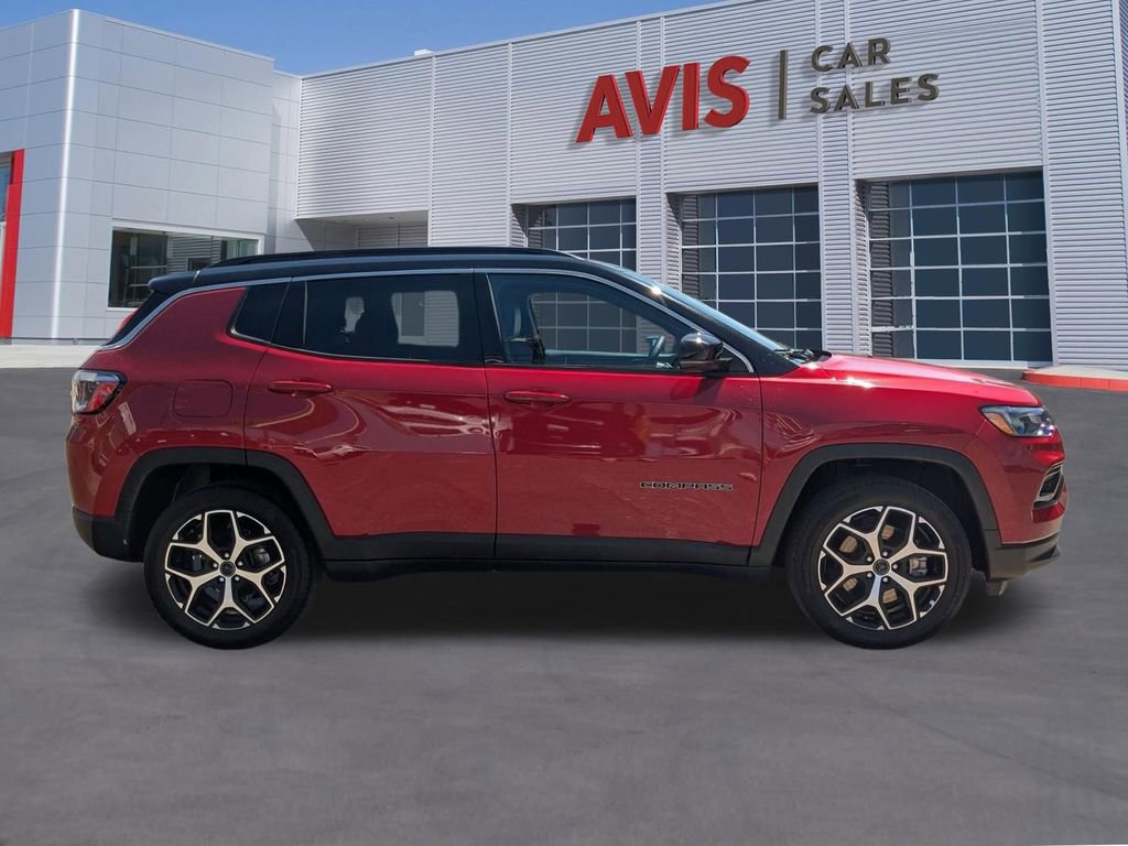Used 2025 Jeep Compass Limited image 7