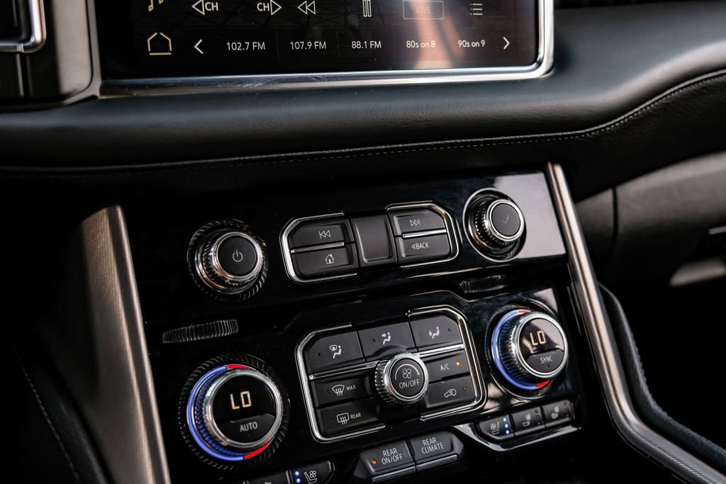 Used 2024 GMC Yukon XL Denali AWD/4WD image 29