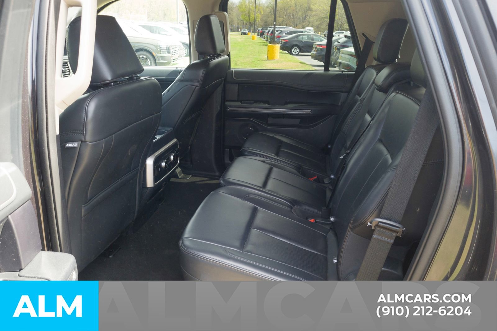 Used 2024 Ford Expedition XLT RWD image 19