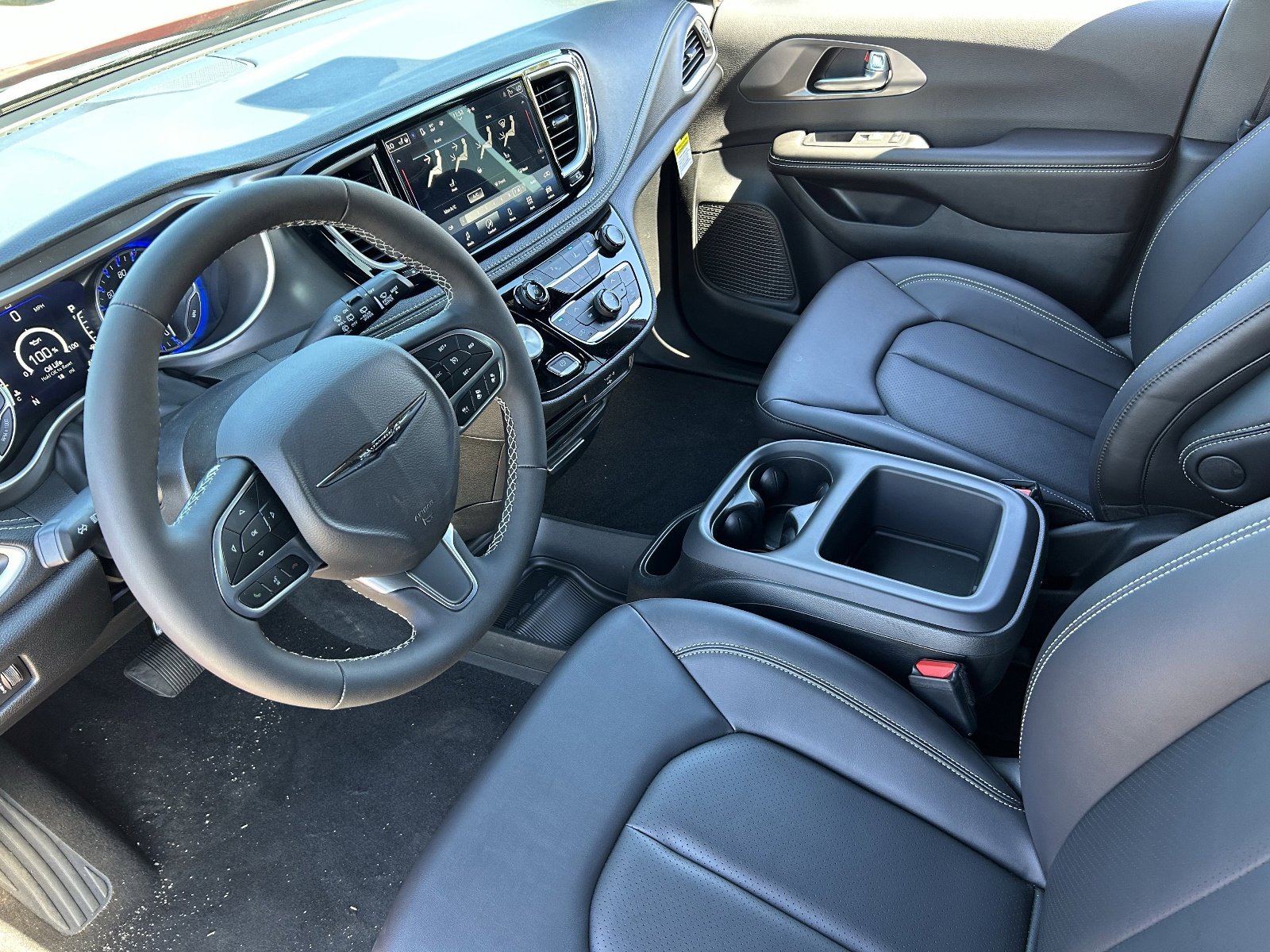 New 2026 Chrysler Pacifica Select image 16