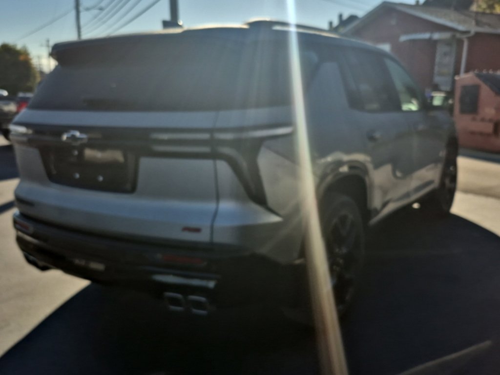 Used 2024 Chevrolet Traverse RS FWD image 7