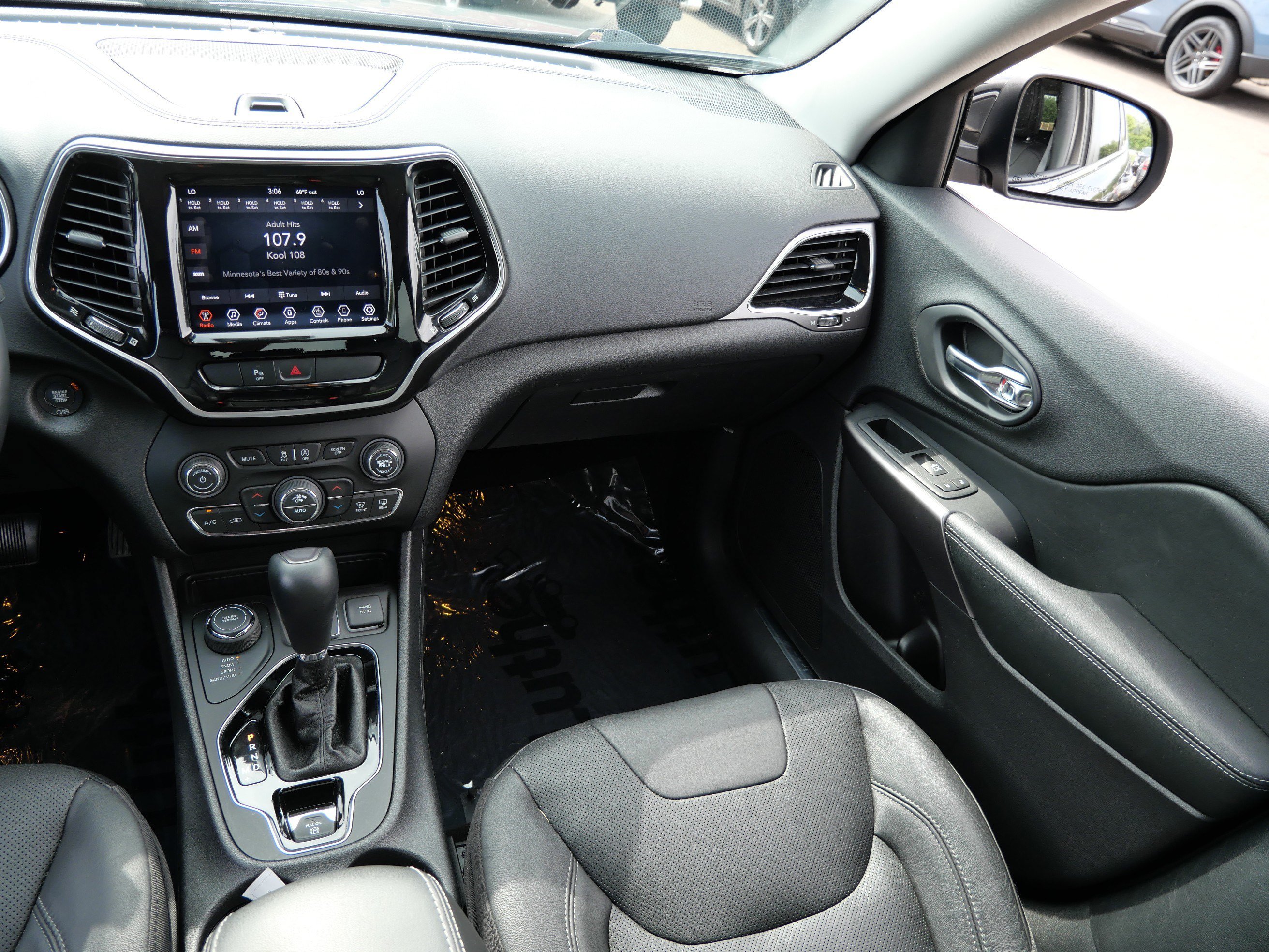 Used 2020 Jeep Cherokee Limited AWD/4WD image 11