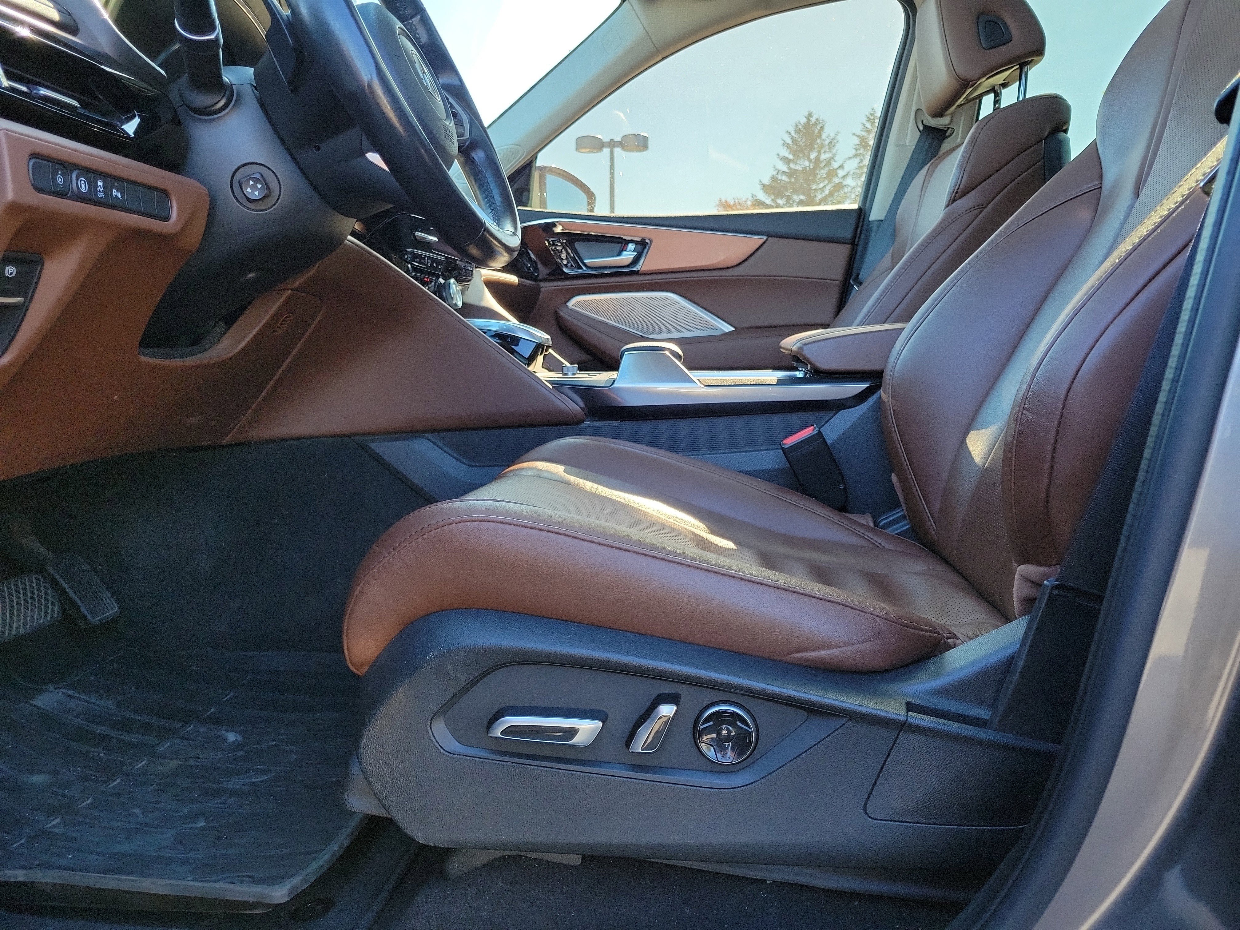 Used 2022 Acura MDX SH-AWD w/ Technology Package image 16