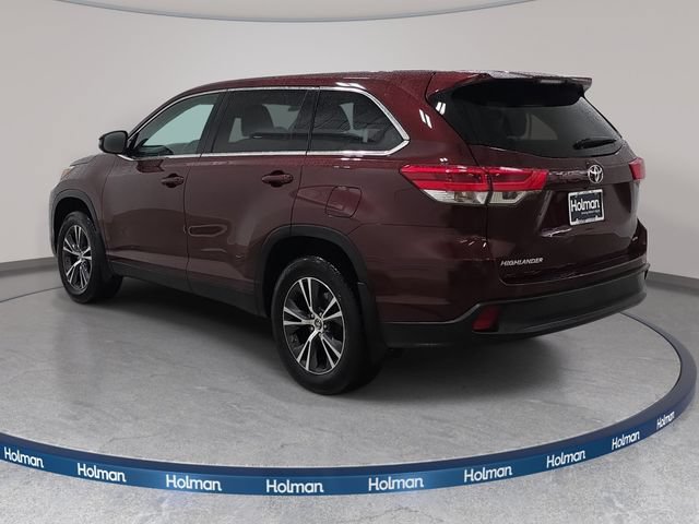 Used 2019 Toyota Highlander LE AWD/4WD image 8