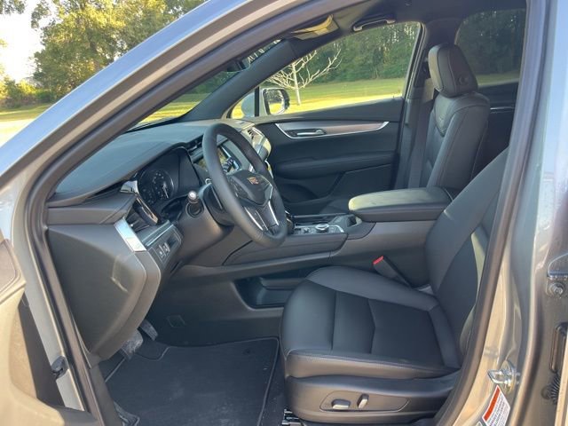 New 2026 Cadillac XT5 Luxury w/ LPO, Floor Liner Package AWD/4WD image 17