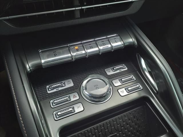 New 2024 Lincoln Nautilus Premier w/ Equipment Group 102A AWD/4WD image 14