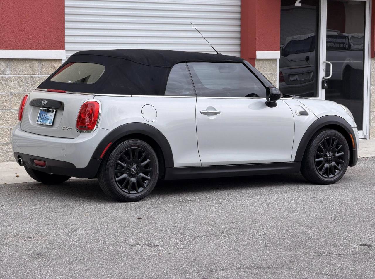 Used 2017 MINI Cooper Convertible image 3
