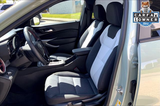 Used 2024 Chevrolet Trax RS w/ Sunroof Package image 22