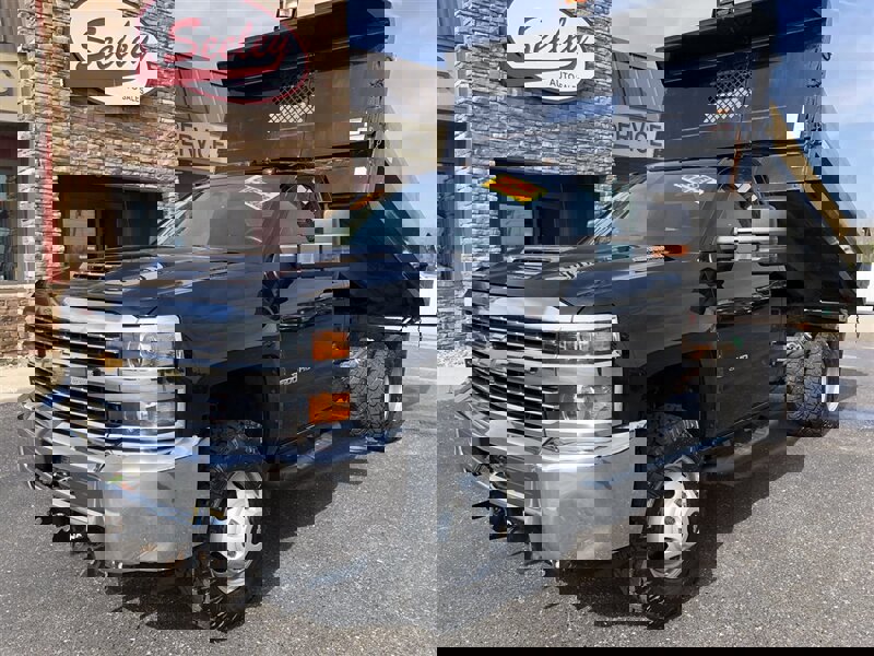 Used 2017 Chevrolet Silverado 3500 W/T w/ WT Convenience Package image 4