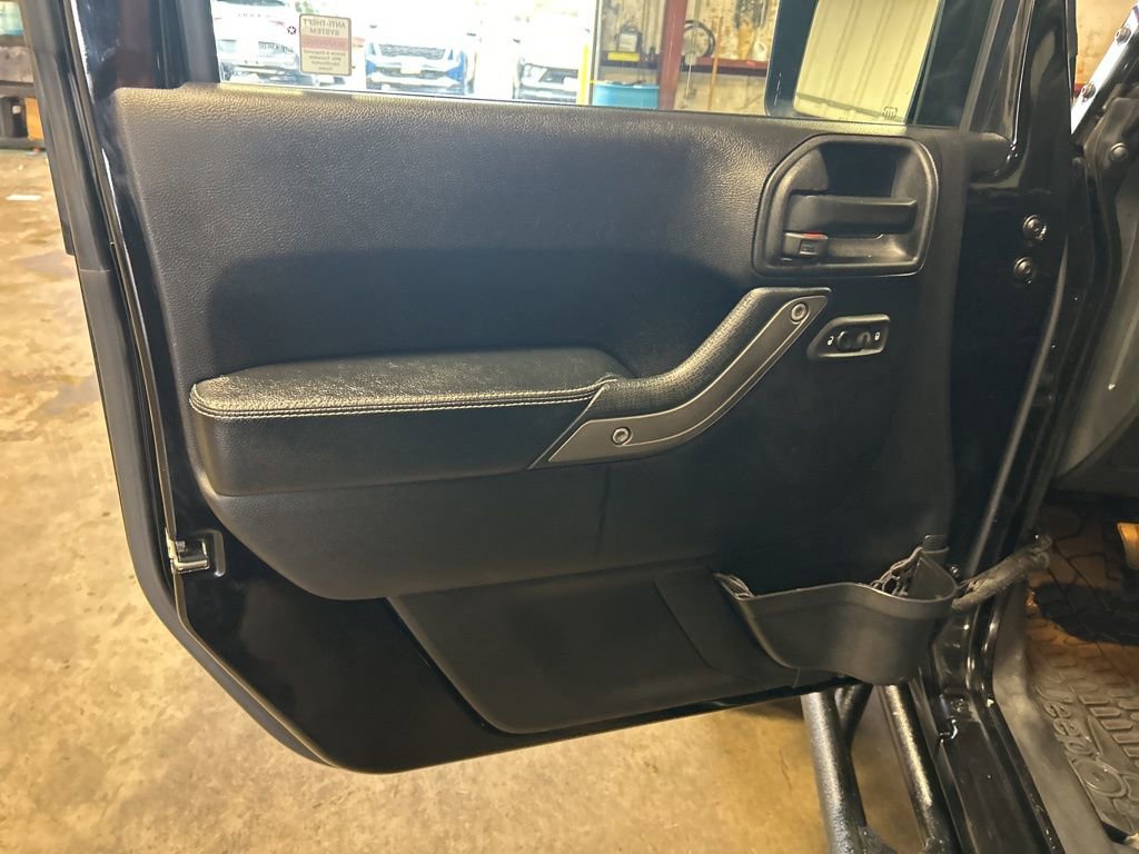 Used 2016 Jeep Wrangler Unlimited Sport image 11