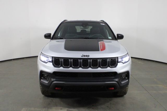 Used 2024 Jeep Compass Trailhawk image 5