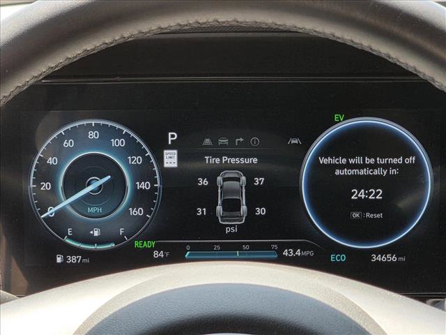 Used 2025 Hyundai Elantra Limited image 11