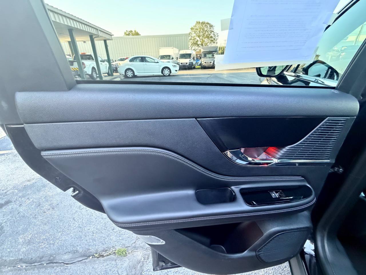 Used 2020 Lincoln Corsair AWD w/ Premium Package image 13
