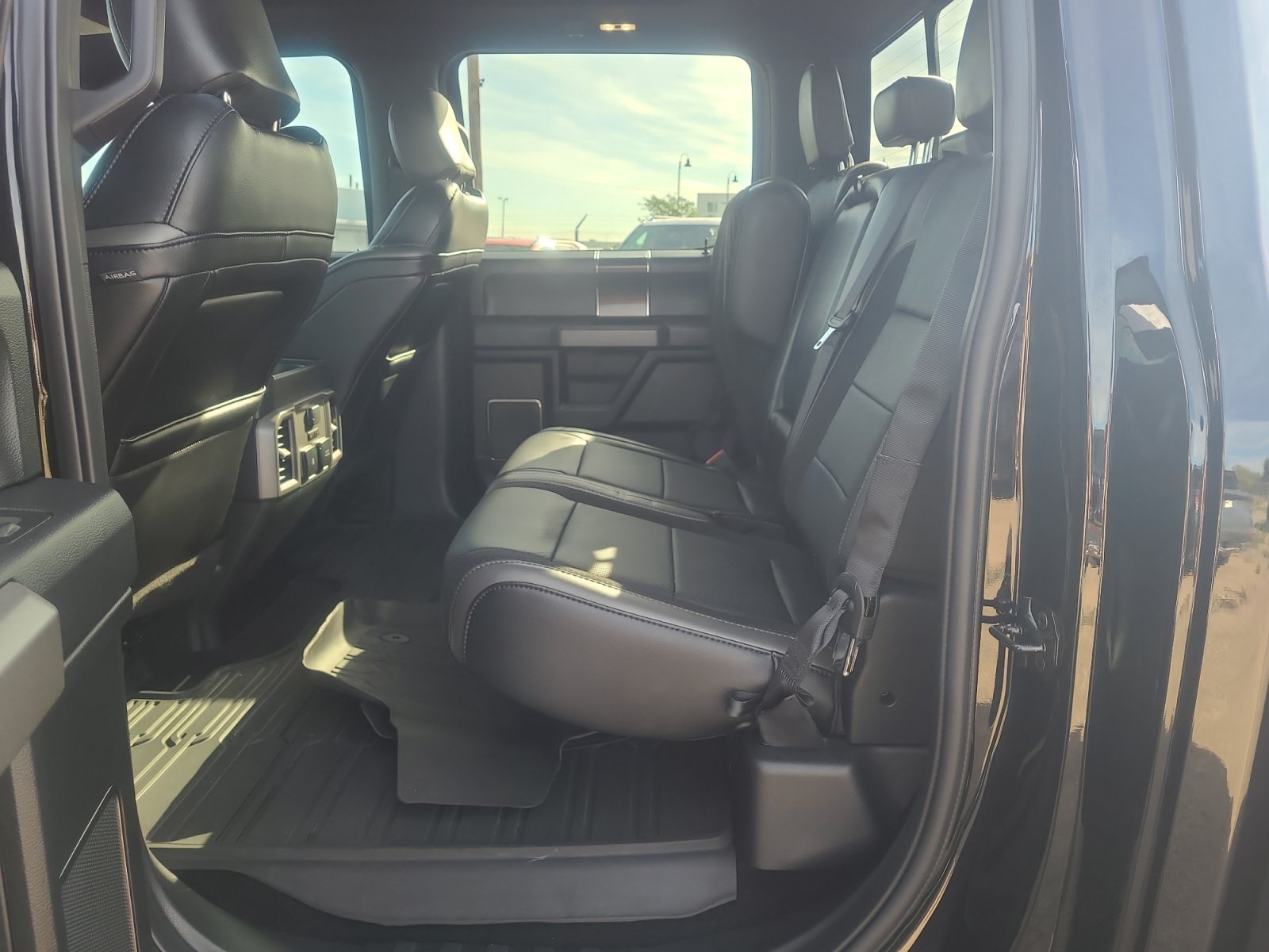 Used 2019 Ford F150 Raptor w/ Equipment Group 802A Luxury AWD/4WD image 17